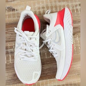 Nike Legend React 2 Bright Crimson/White Running Shoes Sneaker Womens Size 10